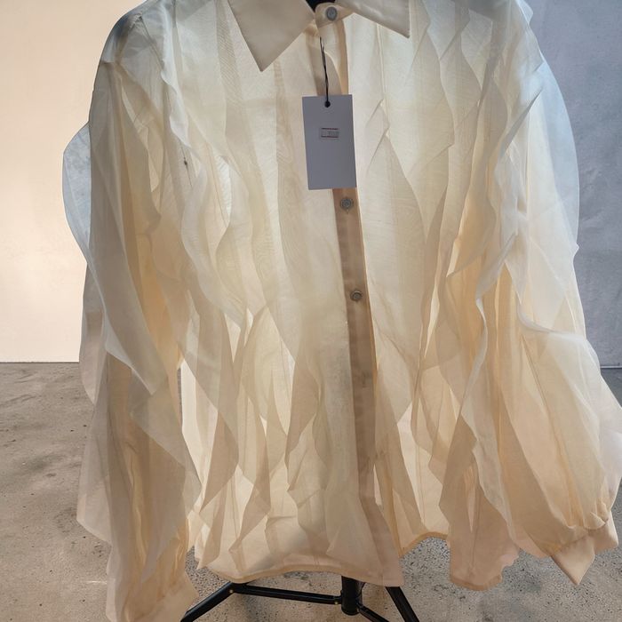 Блузка нарядная с воланами