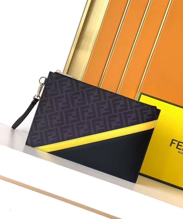 Мъжка чанта Fendi