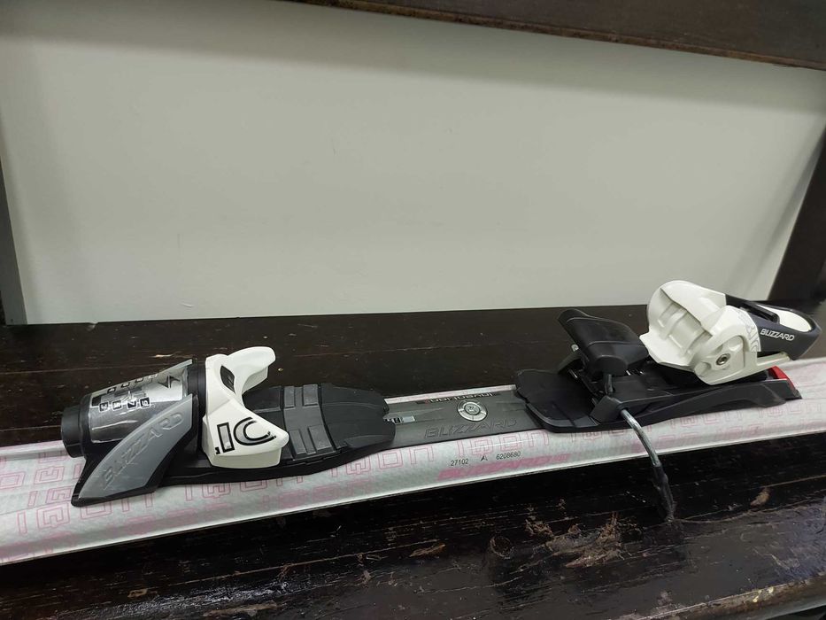 Ски дамски 146см