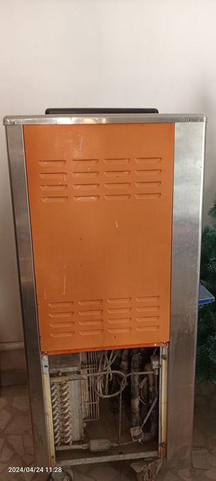 Фрейзир сотилади 220v сигими 10литер.