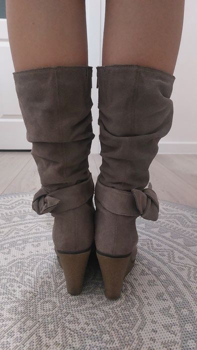 Cizme piele intoarsa