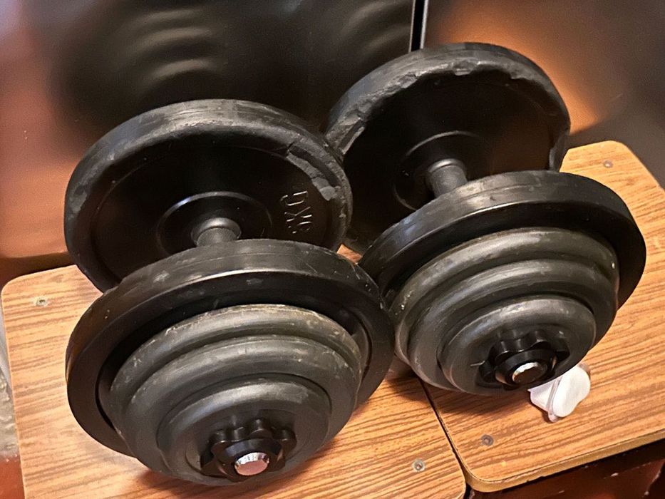 Отдaм дapoм гантели