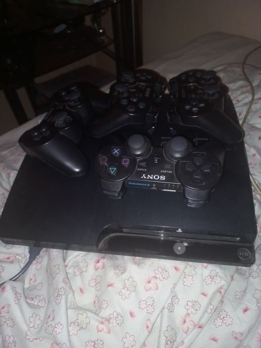 Playstation 3 Slim. Polniy komplekt.
