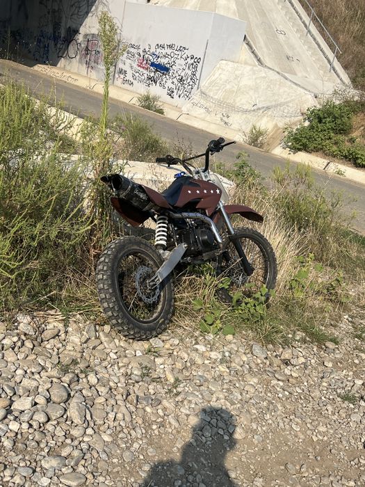 Vand cross 125cc sau dezmembrez