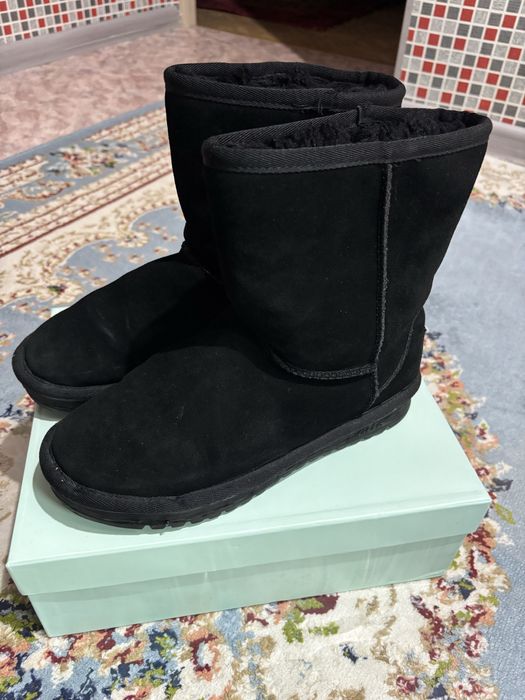 Продам УГГИ В хорошем состояний