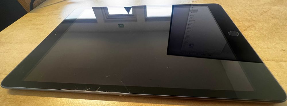 Apple iPad 10.2-inch 32GB (generatia 7, wifi si cellular)