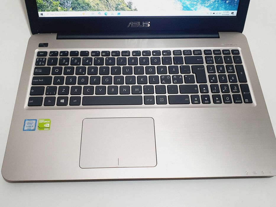 Laptop Asus X556