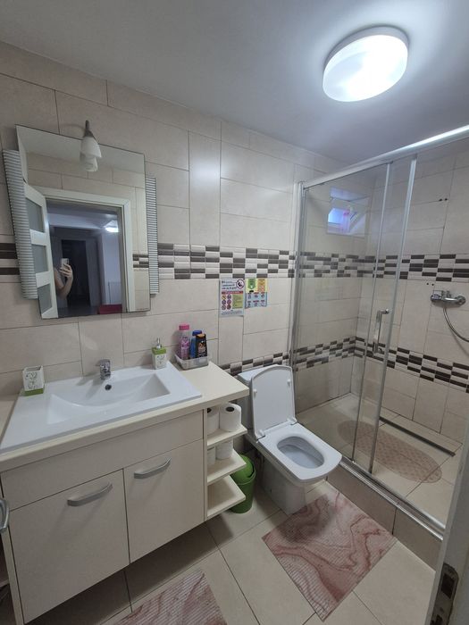 Inchiriez apartament 3 camere