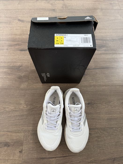 Маратонки Adidas Supernova J 36номер