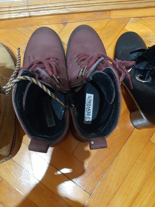 Vand ghete si botine de dama.