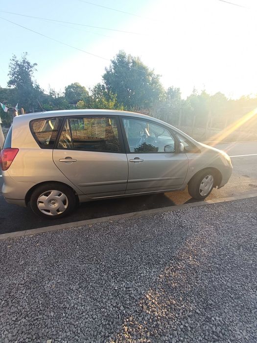 продава се Toyota Corolla 2003 2.0дизел 90 кона