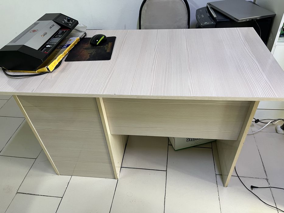 Стол сатылады. Офиске болмаса үйгеде жарай береді