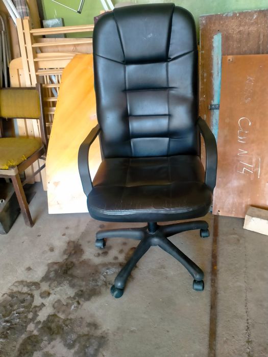 Продам компьютерное кресло