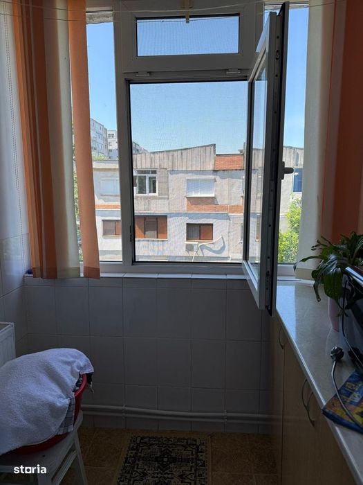 2 camere decomandat zona micro 17
