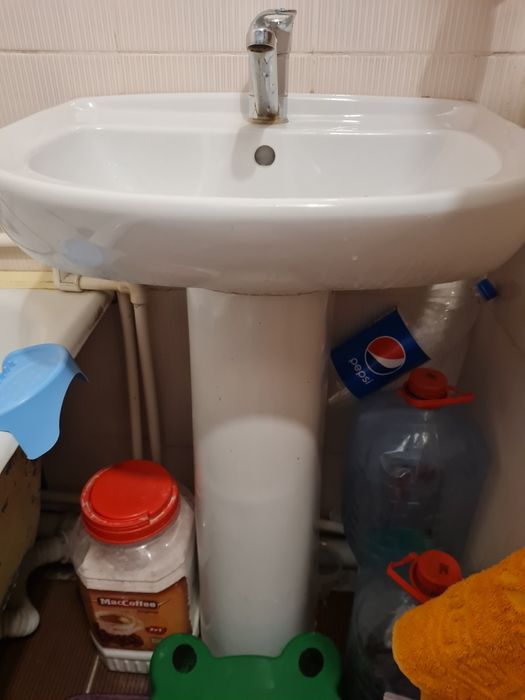 Раковина со смесителем