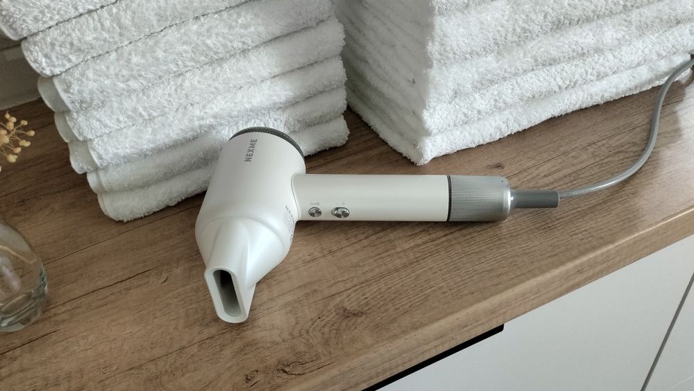 Продается комплект полотенец + фен.