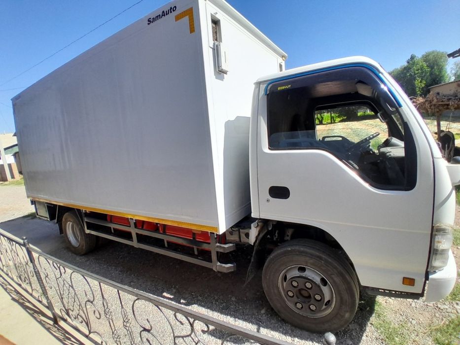 Isuzu NQR sotiladi