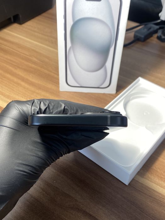 iPhone 15• 128 GB • Black