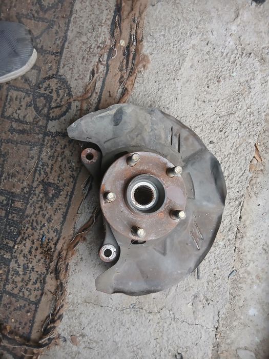 Сапфа перед левый субару аутбэк 2005год