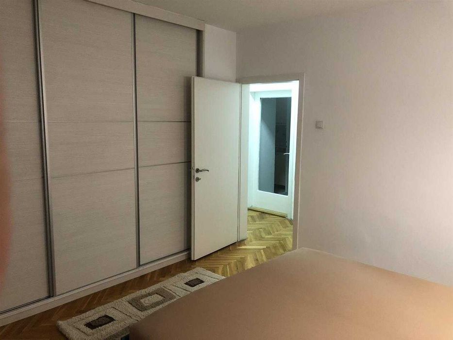 Дава се под наем Двустаен апартамент в Бургас, Изгрев - 59 кв.м за 204 € - Снимка #3