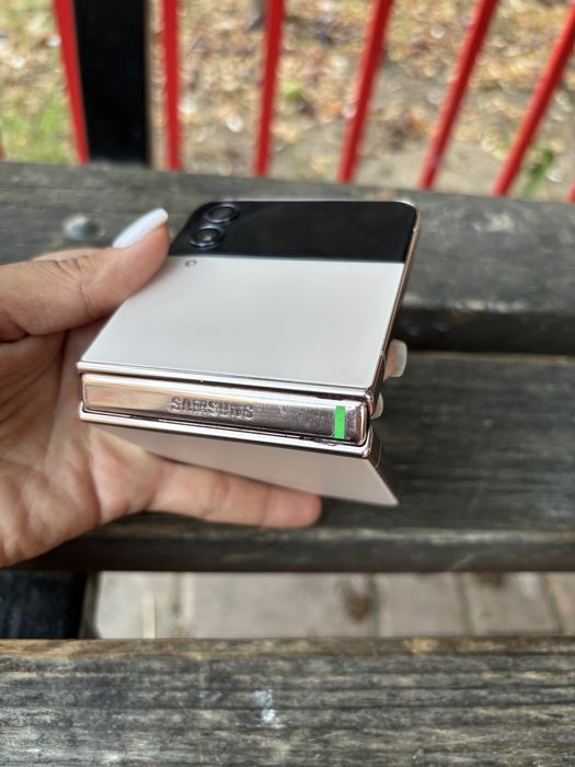 Samsung galaxy z flip 4 , 512 GB