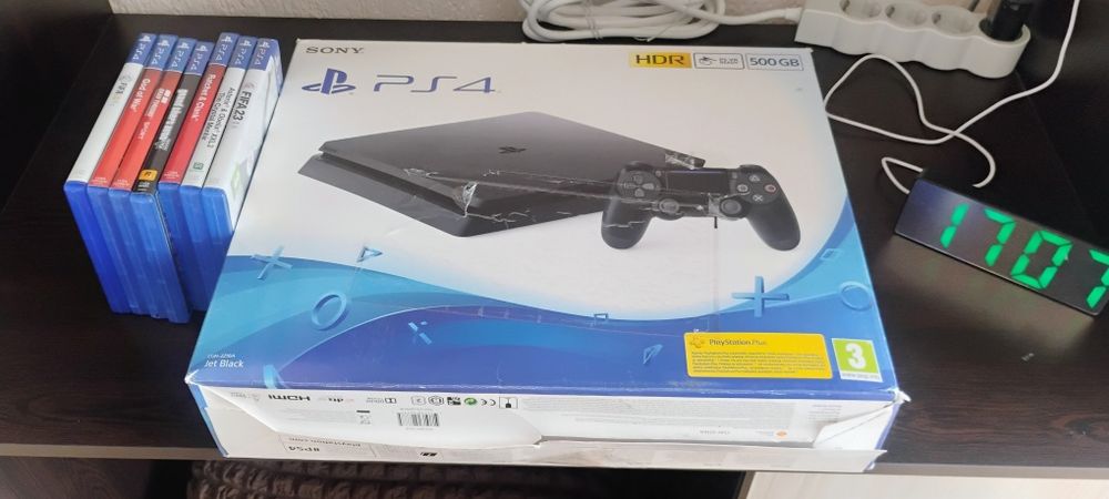 Плейстейшън 4 слим със 7 игри