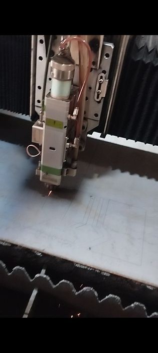 Laser kesishda  temir nerjaveyka metal kesish bukish chertoj tayyorlas