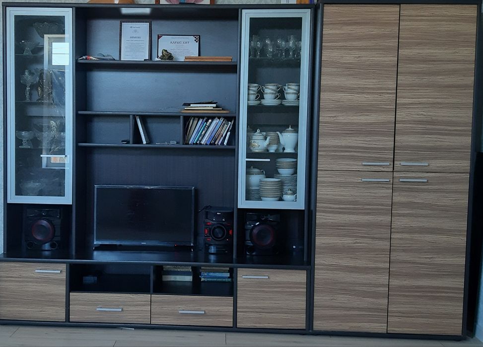 Продается гарнитур