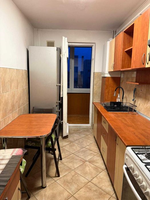 Apartament 3 camere de inchiriat