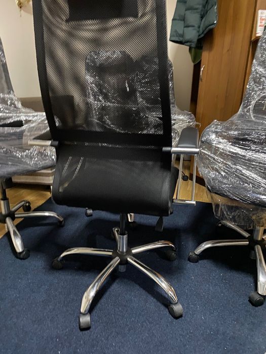 Офисный кресло 60000