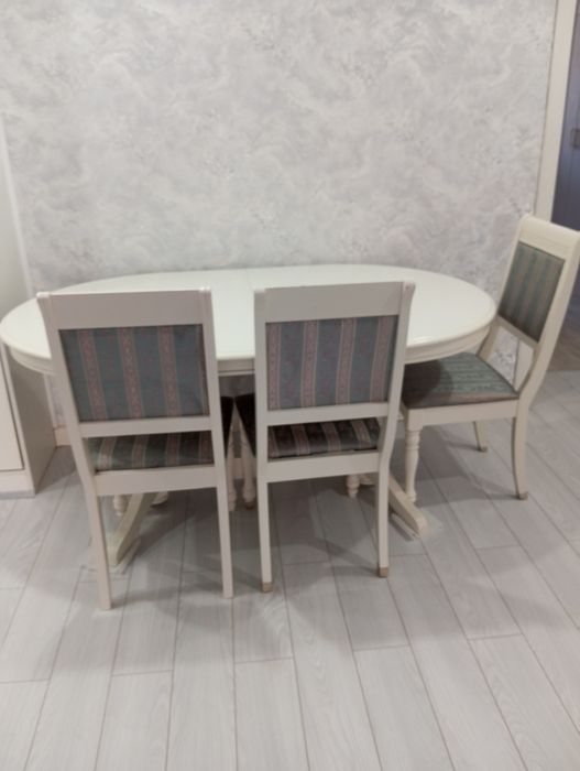 Мебель стол со стульями