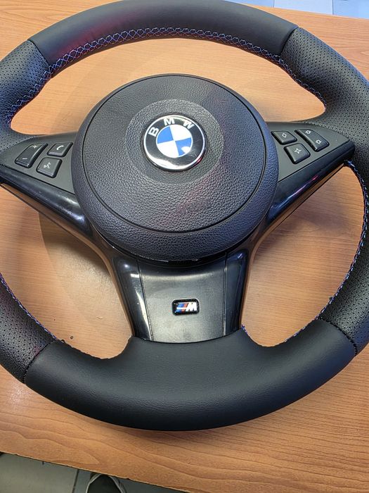 Volan BMW E60 cu amortizor , impecabil