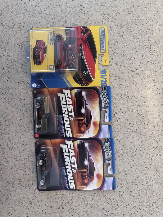Продам модели hot wheels