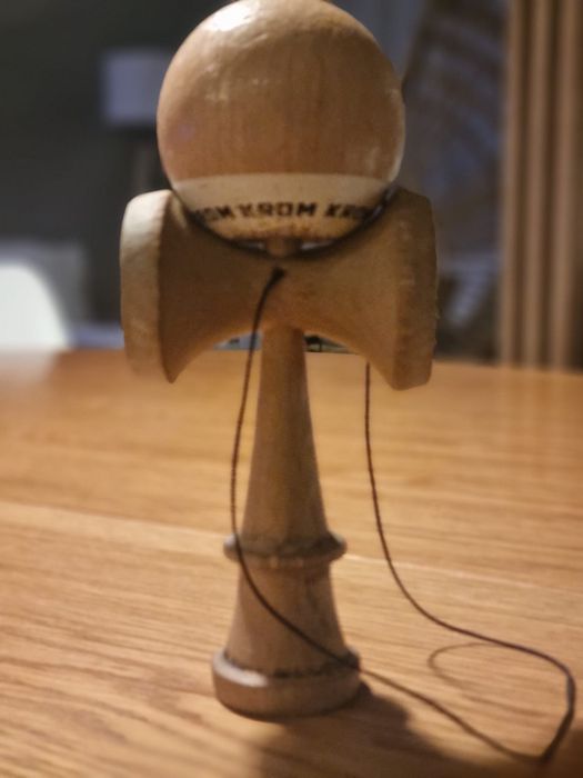 Vand Kendama semnata Adrian Vilau si Vasiu Denis