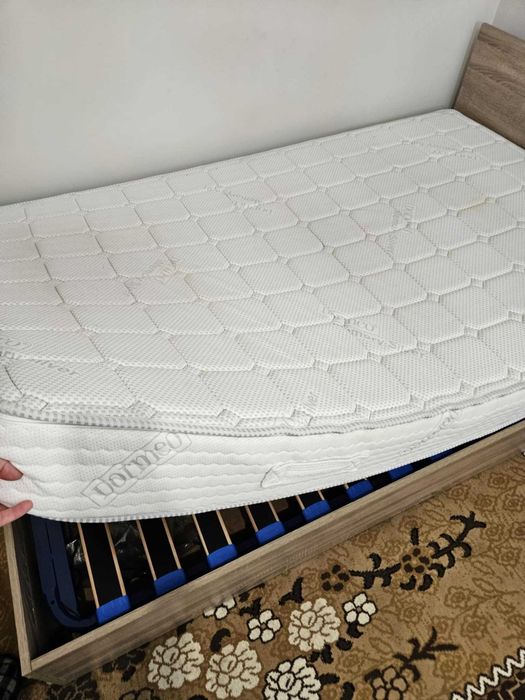 Матрак Дормео + Подматрачна рамка / Много запазени !