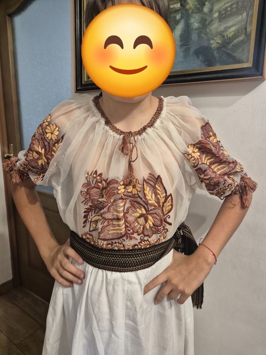 Vand camasa cusuta pe voal