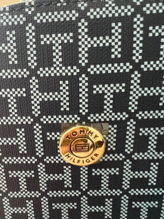 НАМАЛЕНИЕ 139 лв не 229 лв Tommy Hilfiger оригинална раница