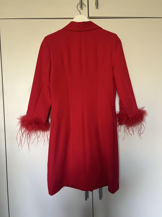 Елегантна рокля-сако с пера