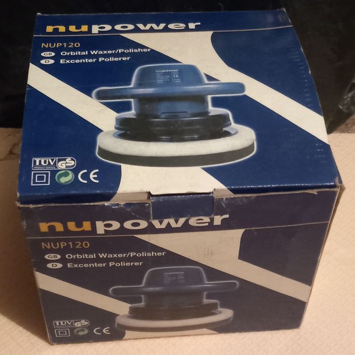 Продавам авто полир машина