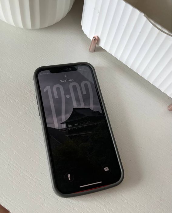 Iphone 12 в хорошем состоянии