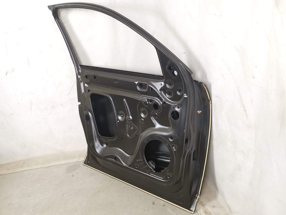 Ауди Q3 / Audi Q3 [-] Ляв преден капак (врата) - Оригинален, в много д