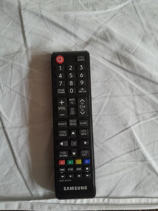 Telecomanda originala Samsung cu baterii incluse functionala
