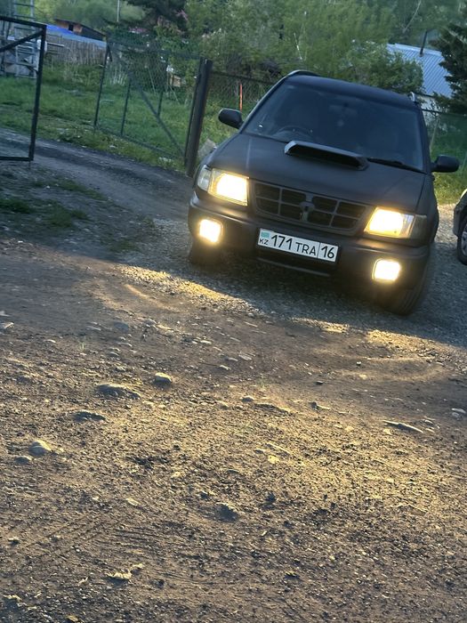 Продам машину Subaru Forester SG5