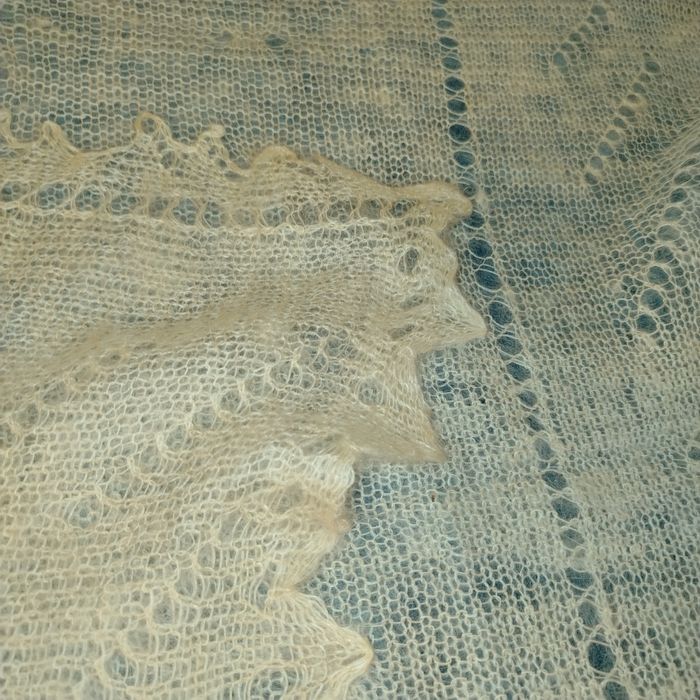 Паутинка румол сотилади.