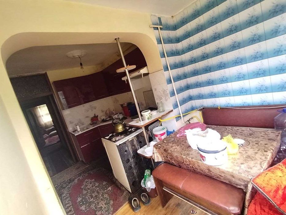 3х комнатная квартира на 1 этаже, Микрорайон (имеется свой гараж)