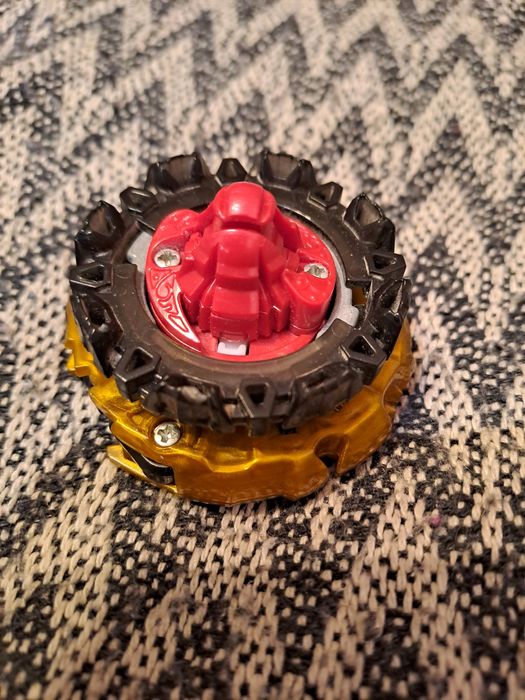 Игрушка бэйблэйд