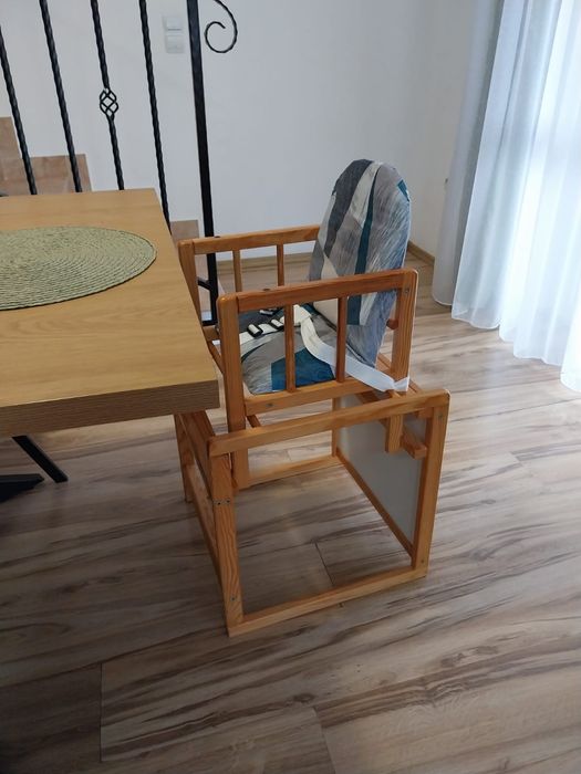 Scaunul multifunctional din lemn