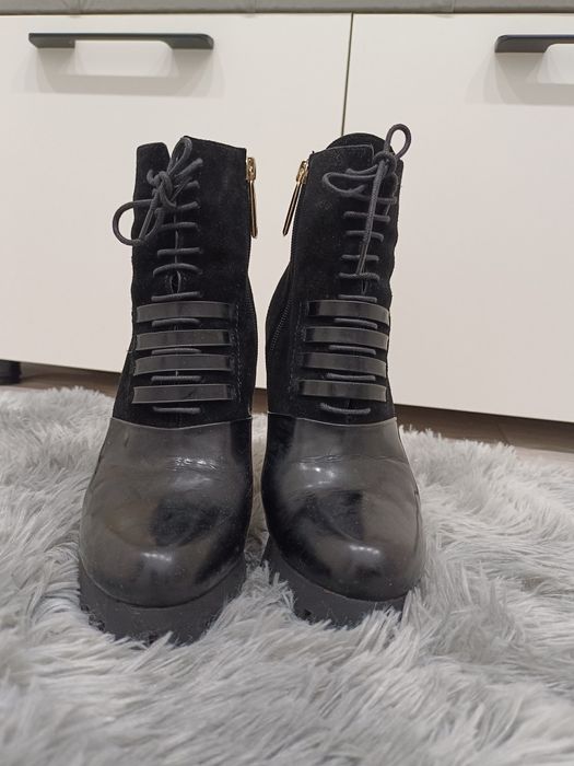 Продам ботильоны женские