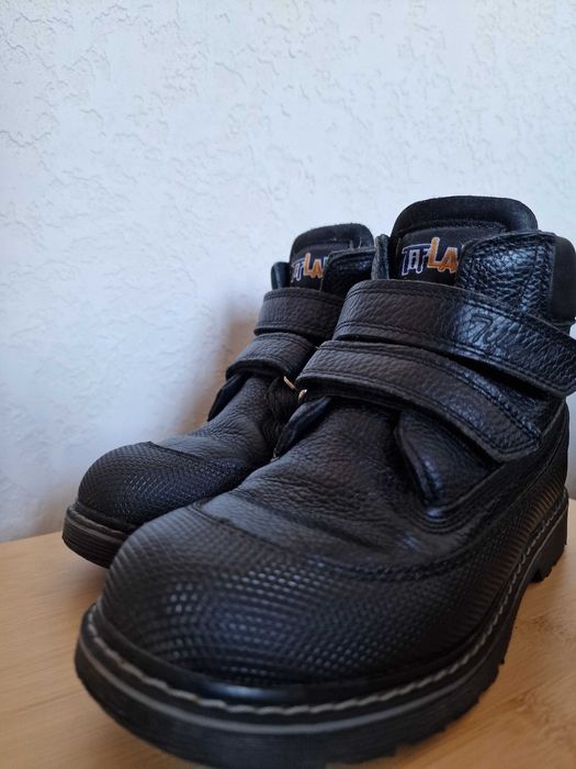 Продам демисезонные ботинки для мальчика