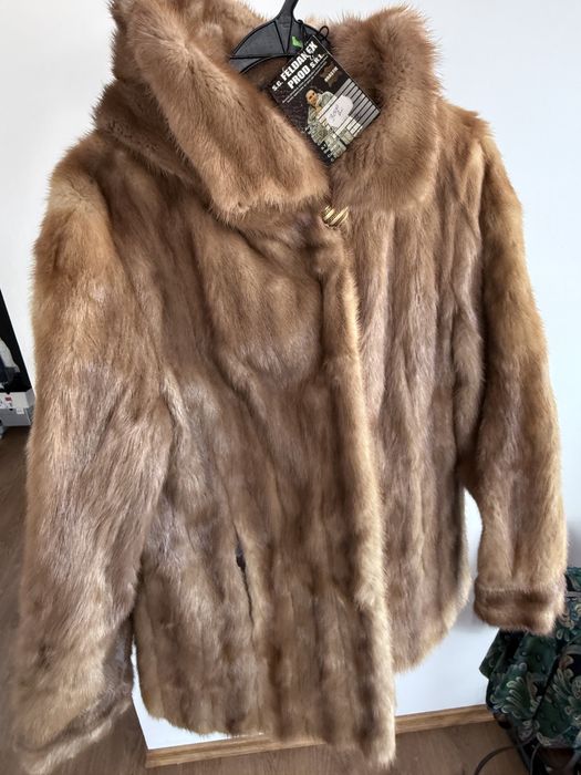 haina de blana cu gluga noua